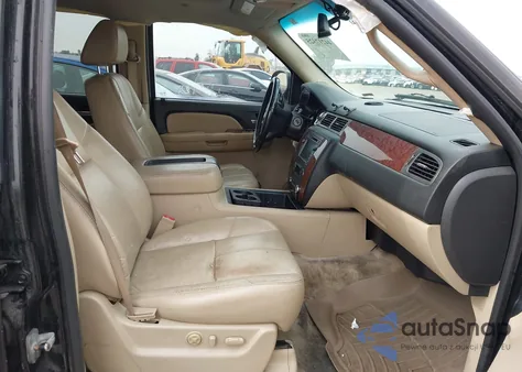 2007 Chevrolet Suburban 1500 Ltz z USA, uszkodzony, nr VIN 3GNFK16377G133220